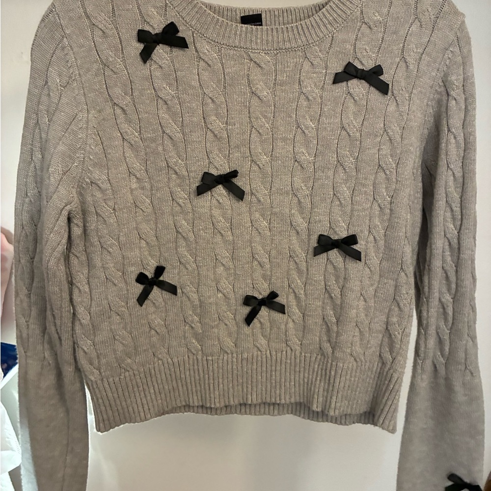 Arden B Light Gray Cable-Knit Crewneck Sweater with Black Bows